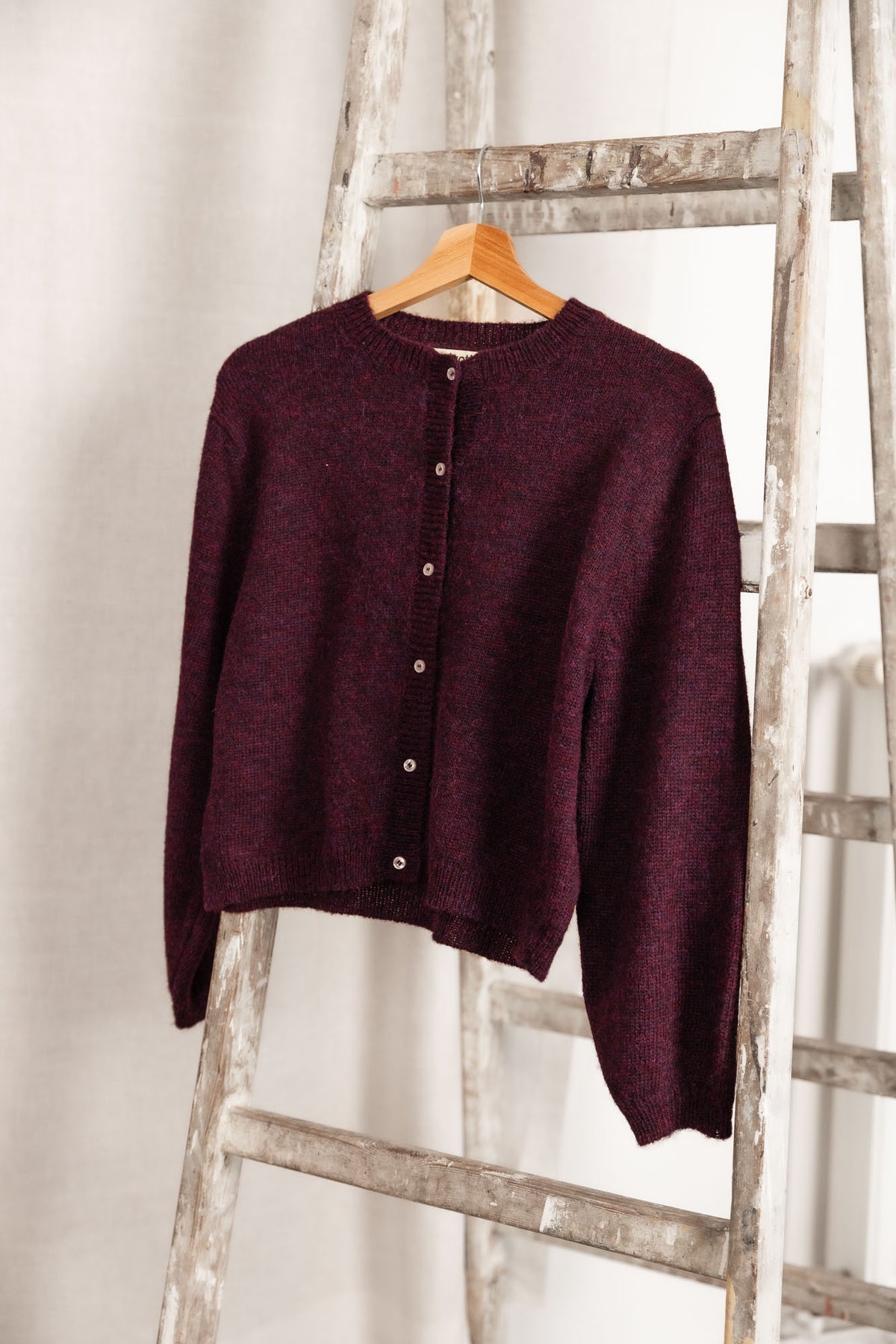 Baby-Alpaka Strickcardigan Sullana Brombeer