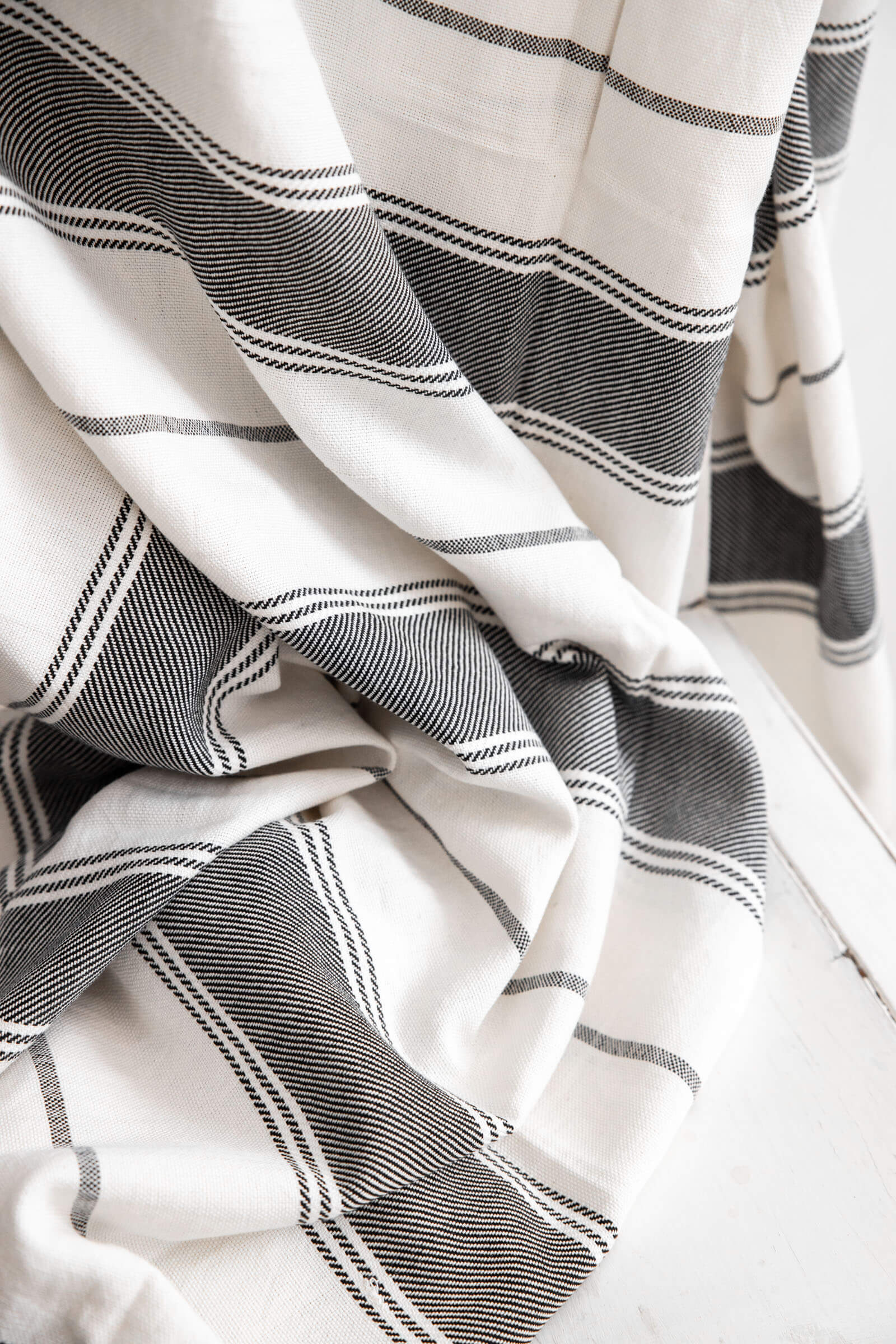 Cotton blanket Suhany weave pattern black/white
