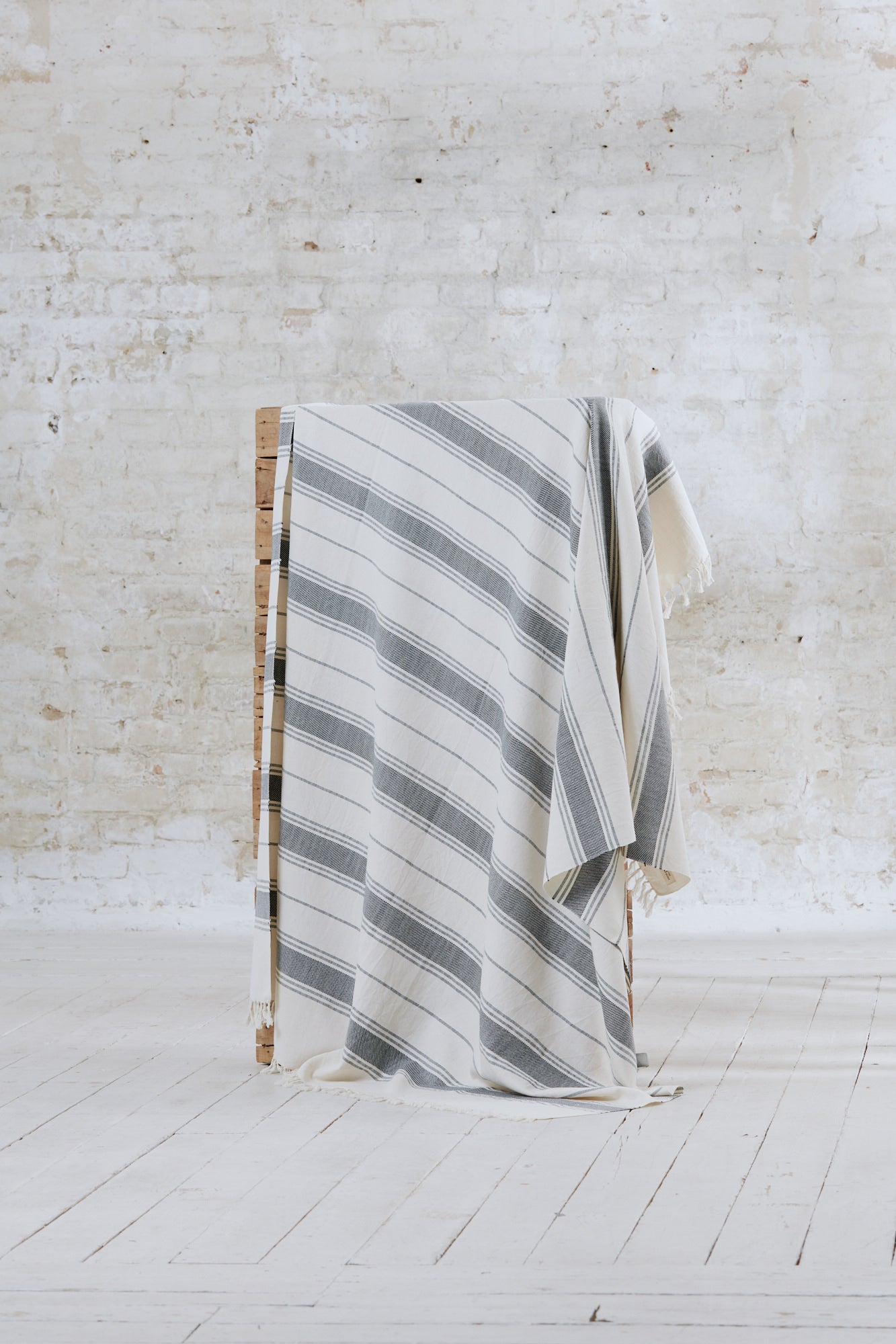 Cotton blanket Suhany weave pattern black/white