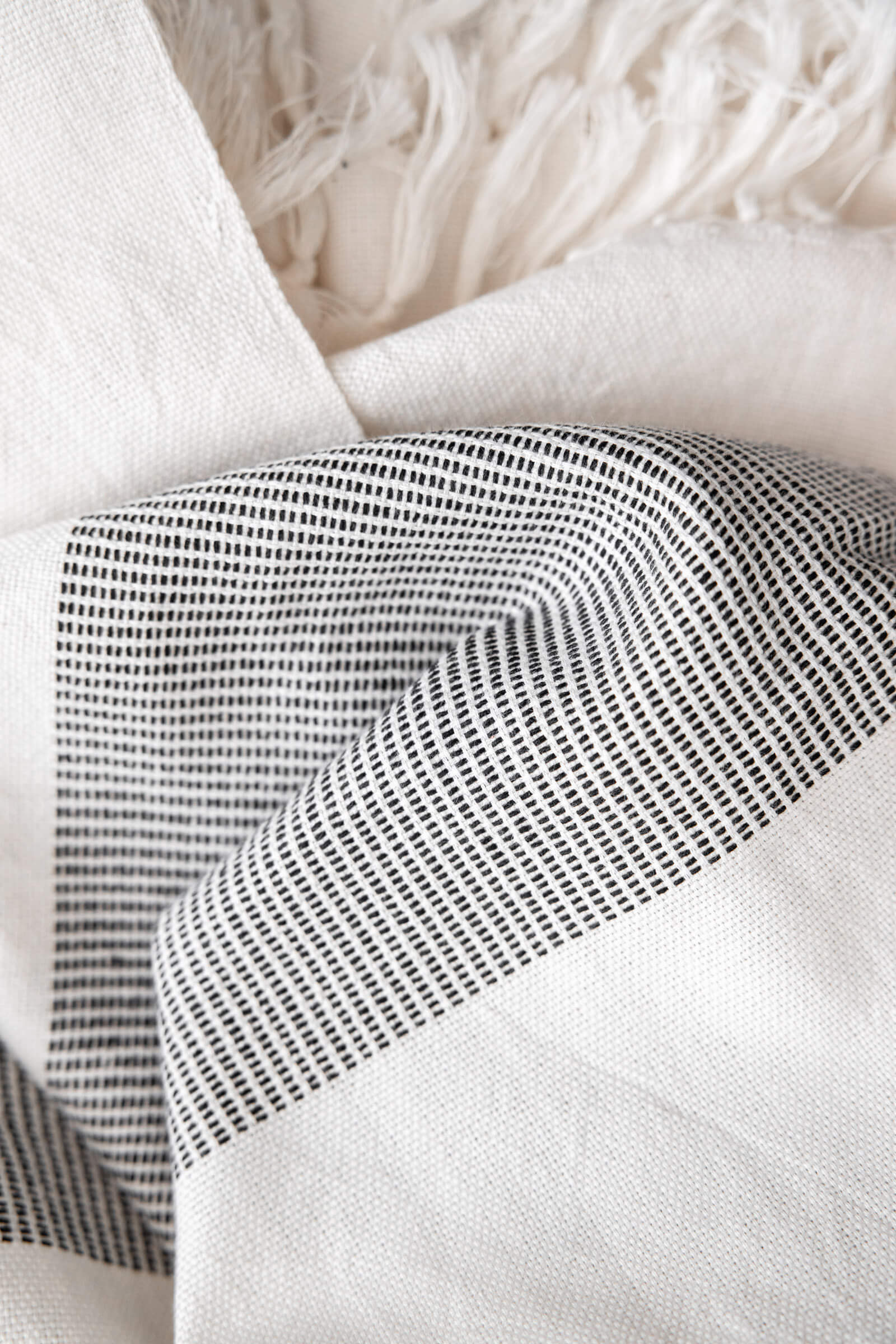 Cotton blanket Suhany woven stripes black/white
