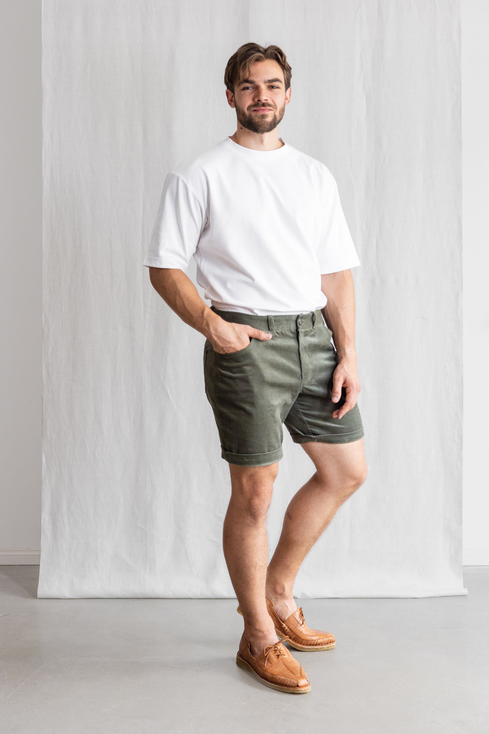 Organic cotton corduroy shorts Gauri Pistachio