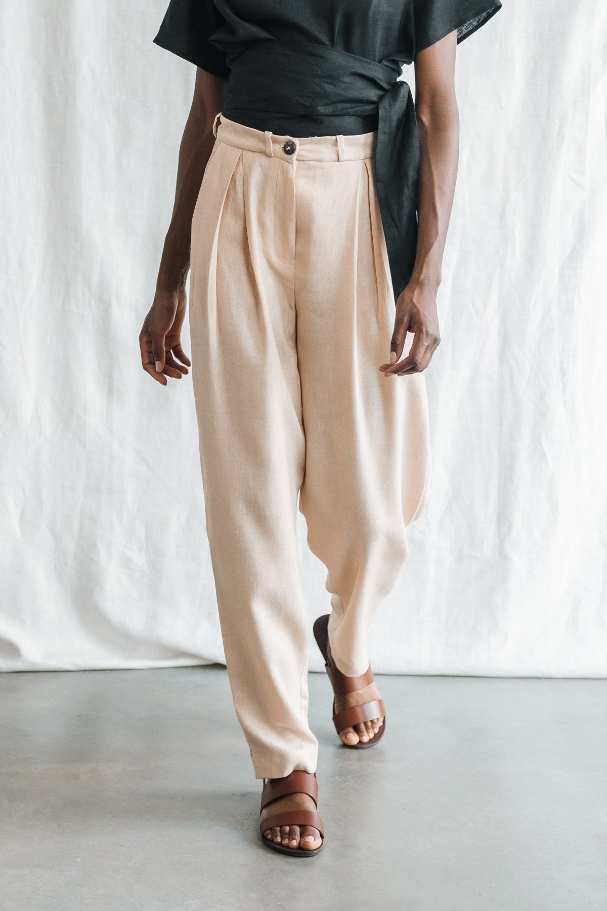 Hanf/Tencel Bundfaltenhose Vishraam Sand