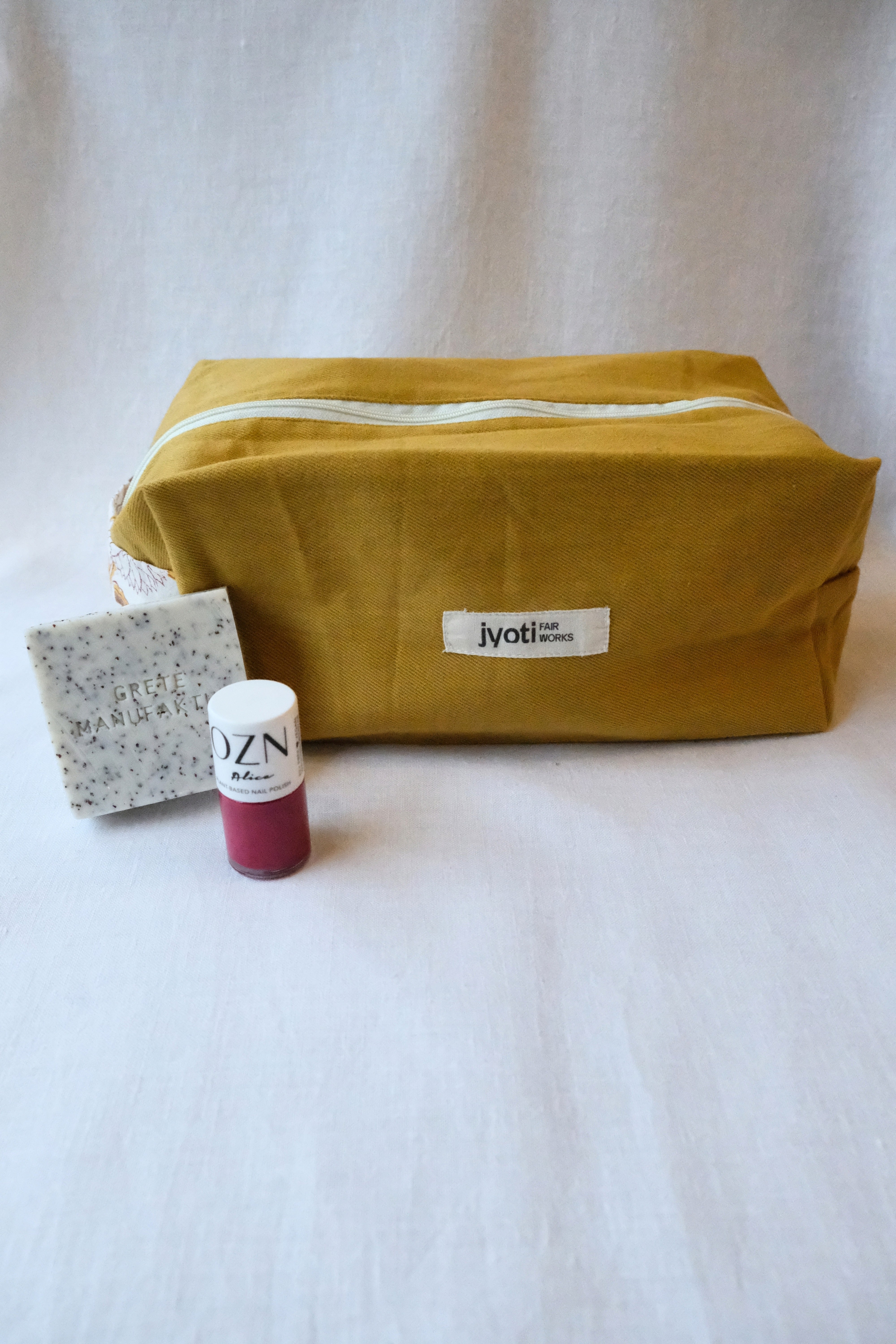 Cotton toiletry bag Phavvaara mustard yellow