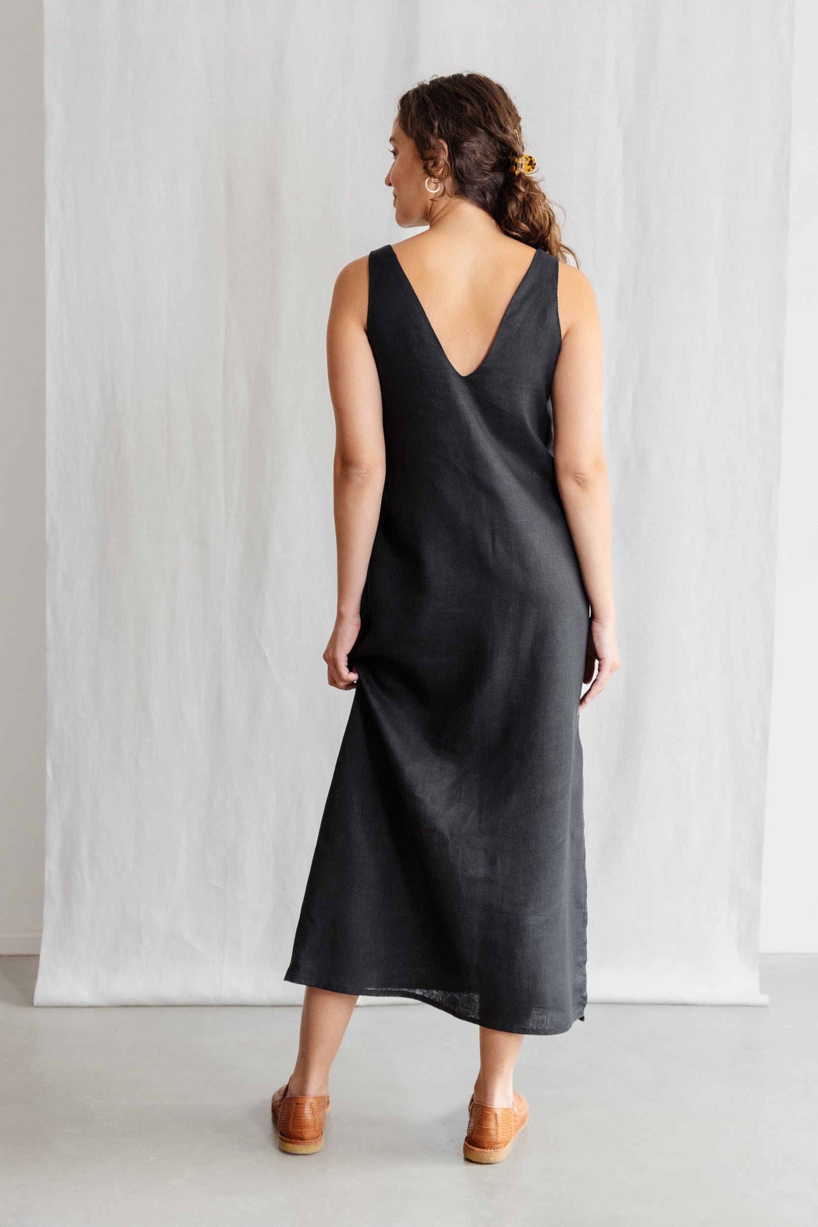 Hanf/Tencel Midikleid Arohi Schwarz