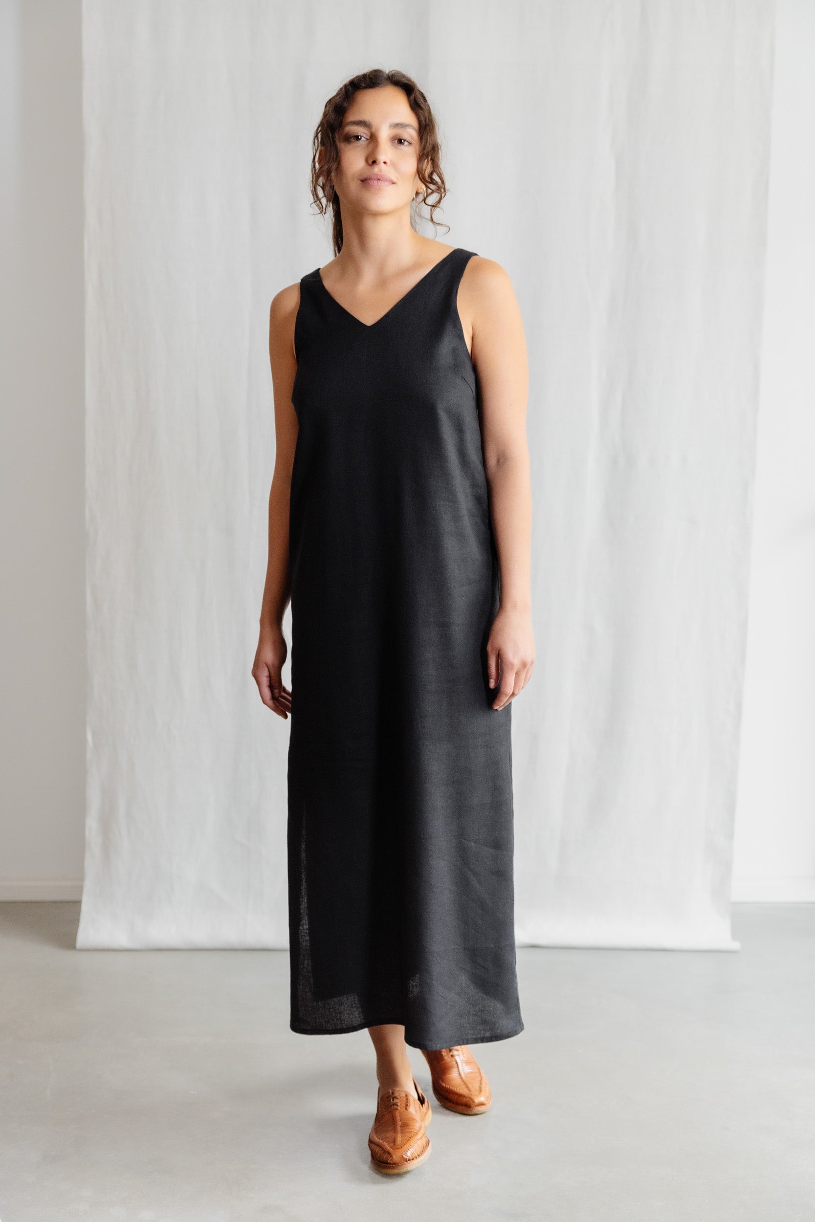 Hanf/Tencel Midikleid Arohi Schwarz