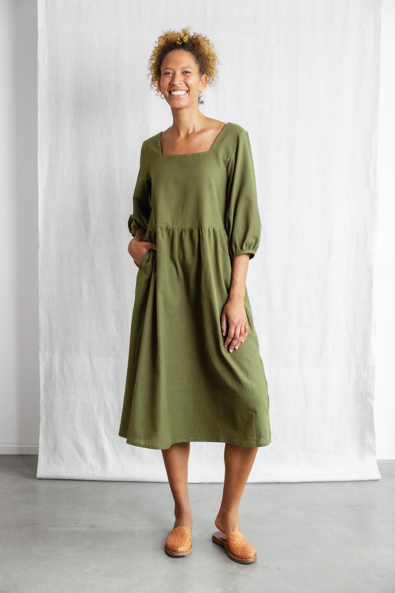 Baumwoll Kleid Rachana Moosgrün