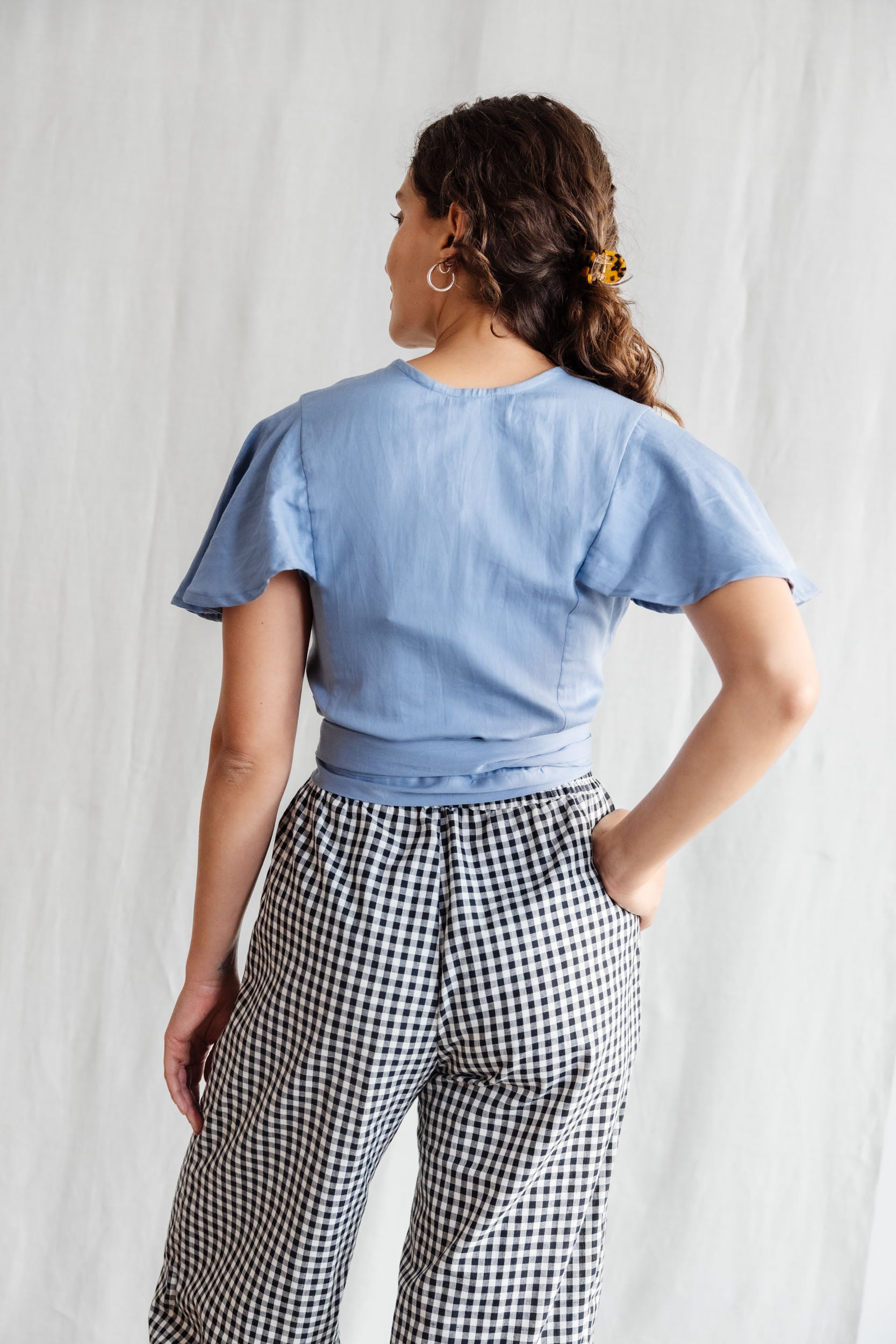 Bio-Baumwoll Wickelbluse Neeraj Satinblau