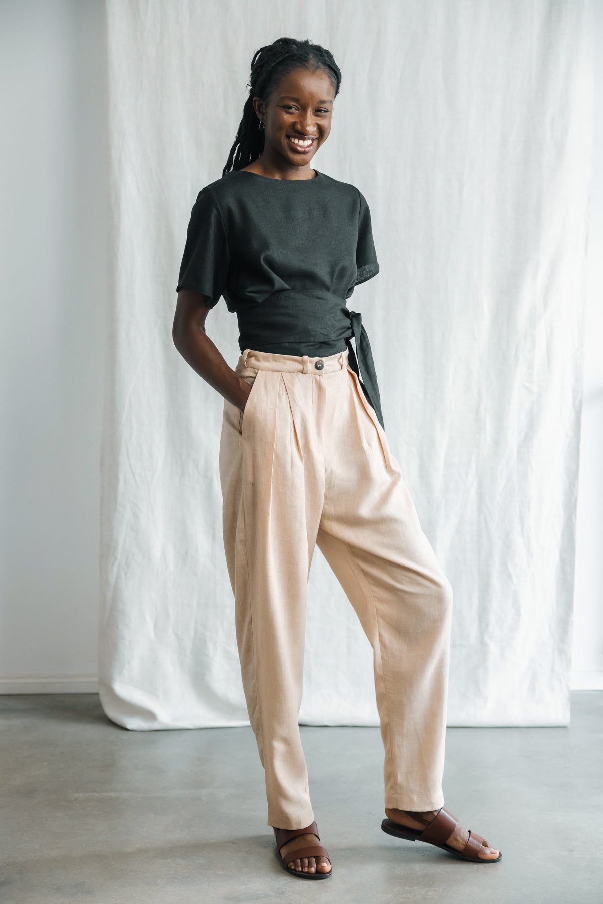 Hemp/Tencel pleated trousers Vishraam Sand