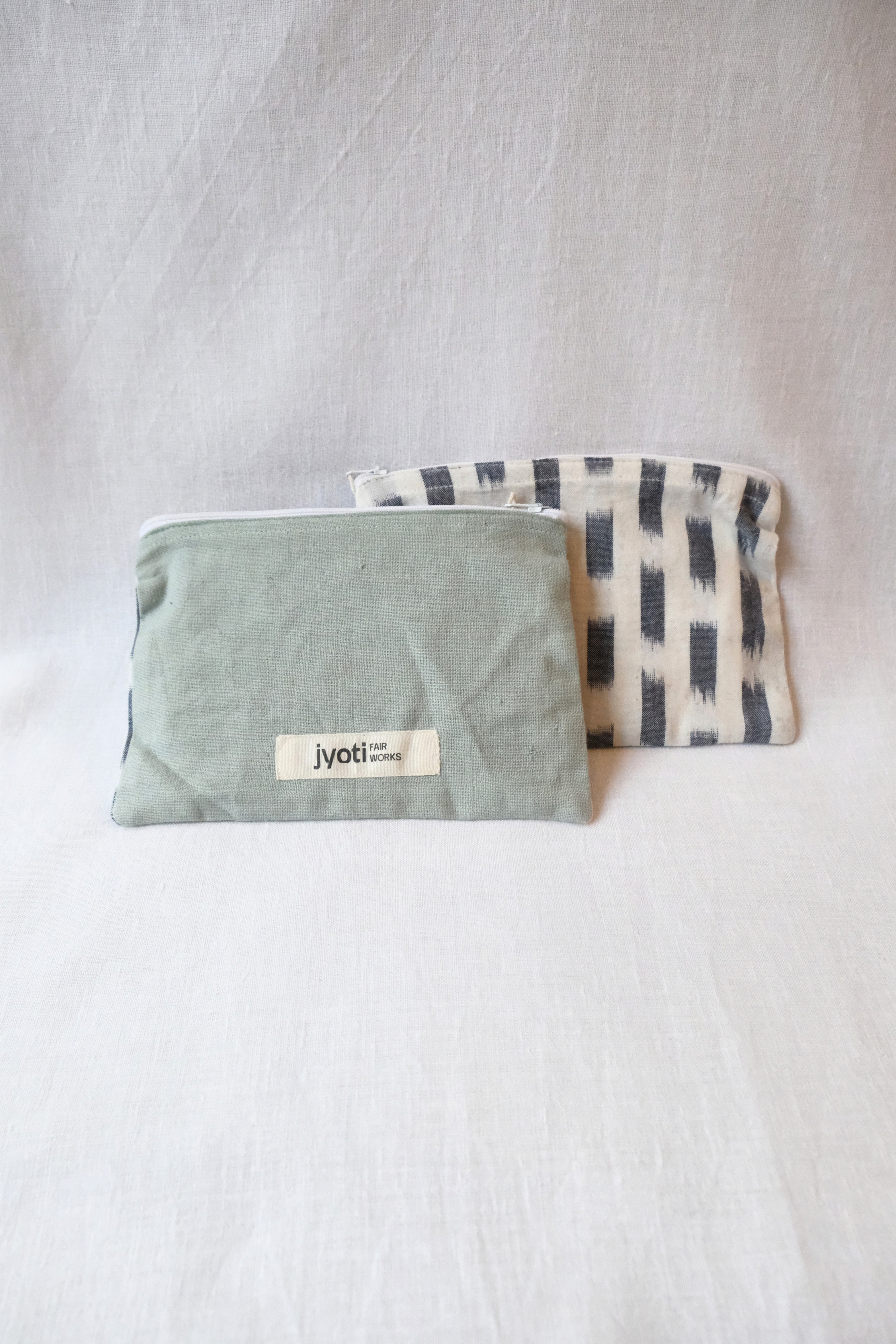 Cotton pouch Thanjavur Mint/ Ikat White